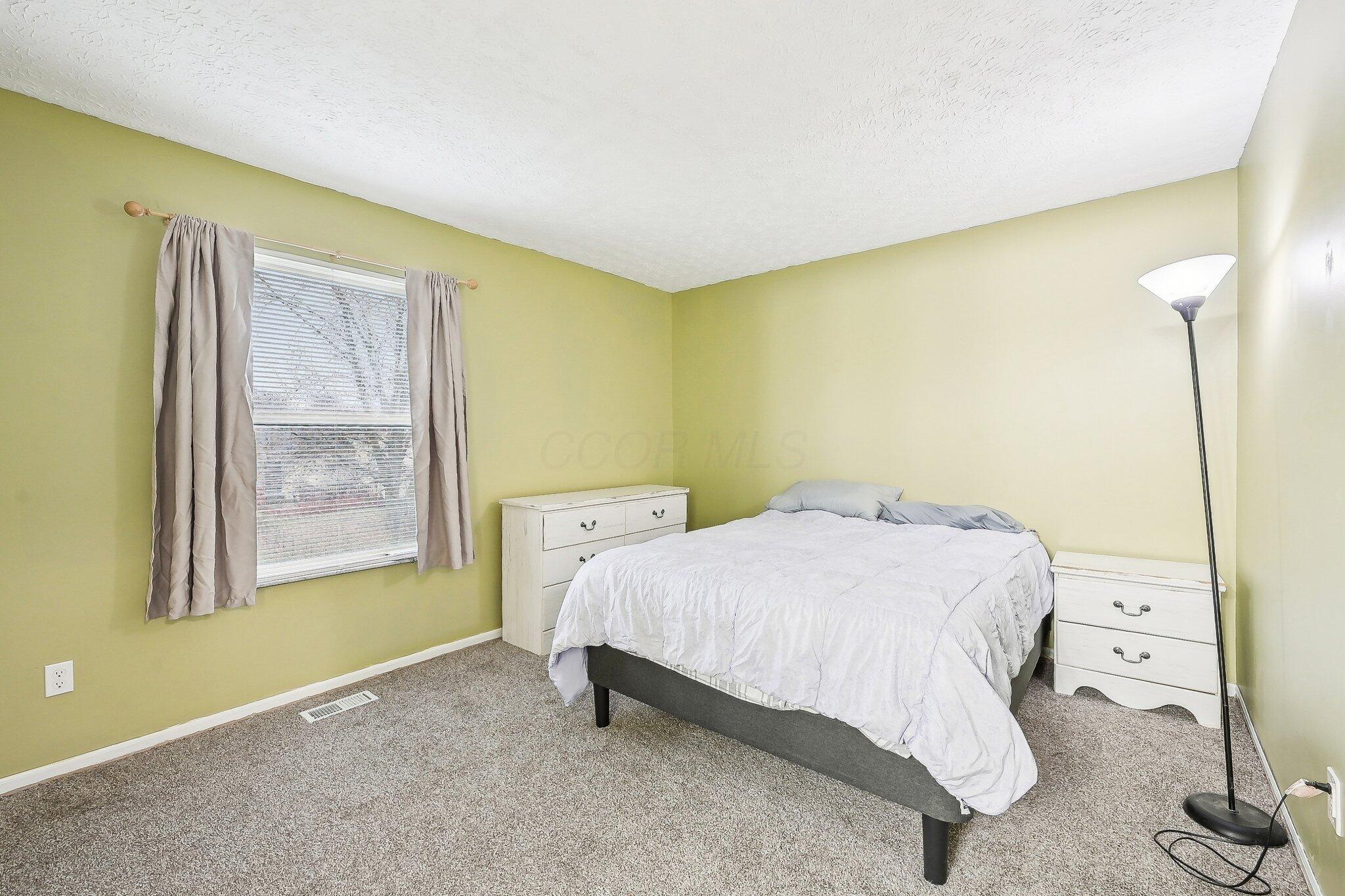 3082 Remington Ridge Road Columbus, OH 43232 - Photo 29 of 38 Primary Bedroom