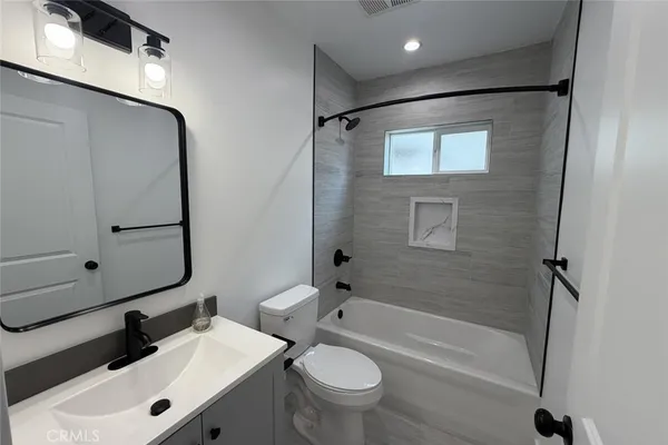 $2,800 | 14018 Hubbard Street, Sylmar, CA 91342