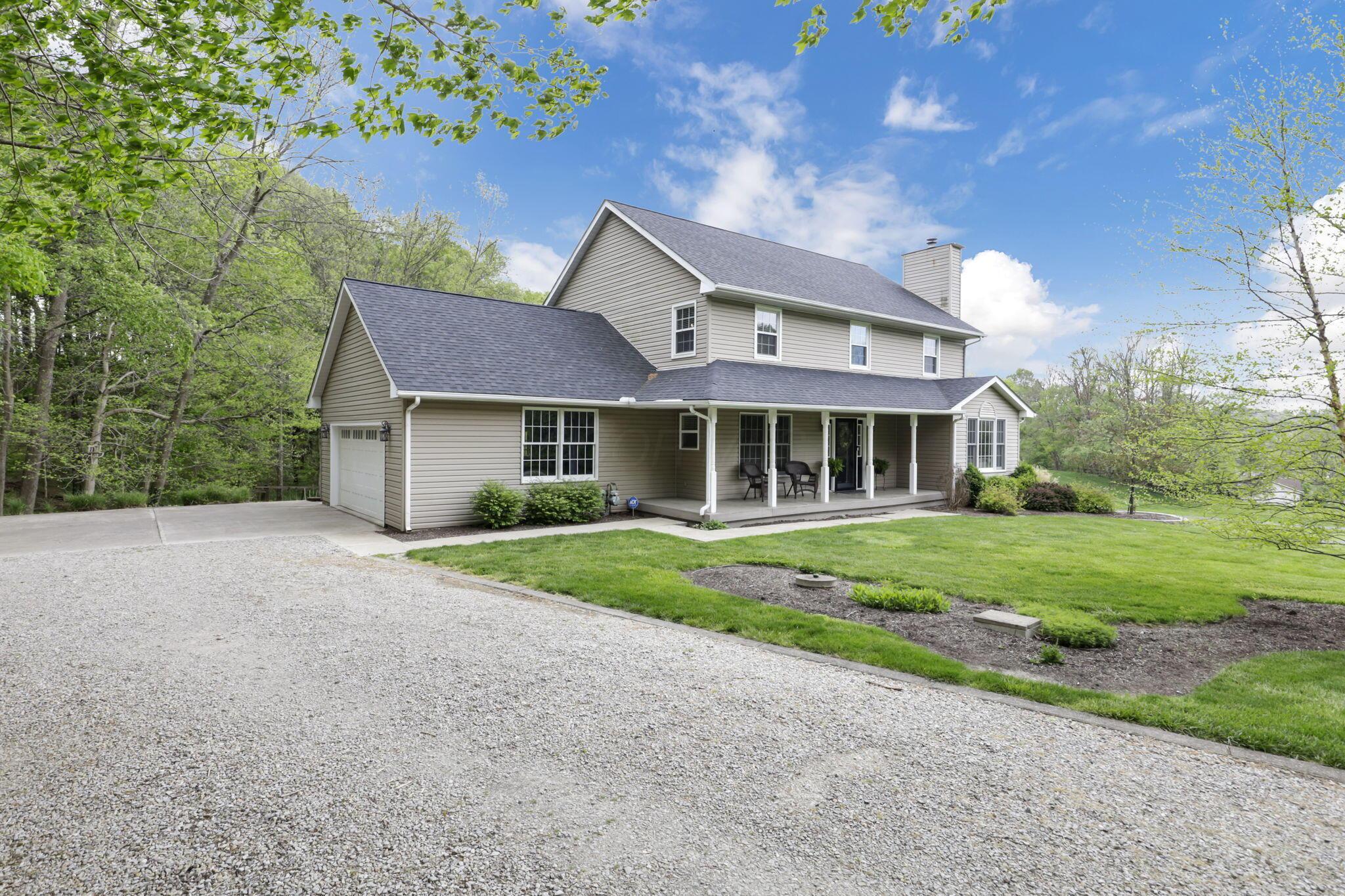2991 Wheeling Road Northeast Lancaster, OH 43130 - Photo 6 of 64 Driveway view