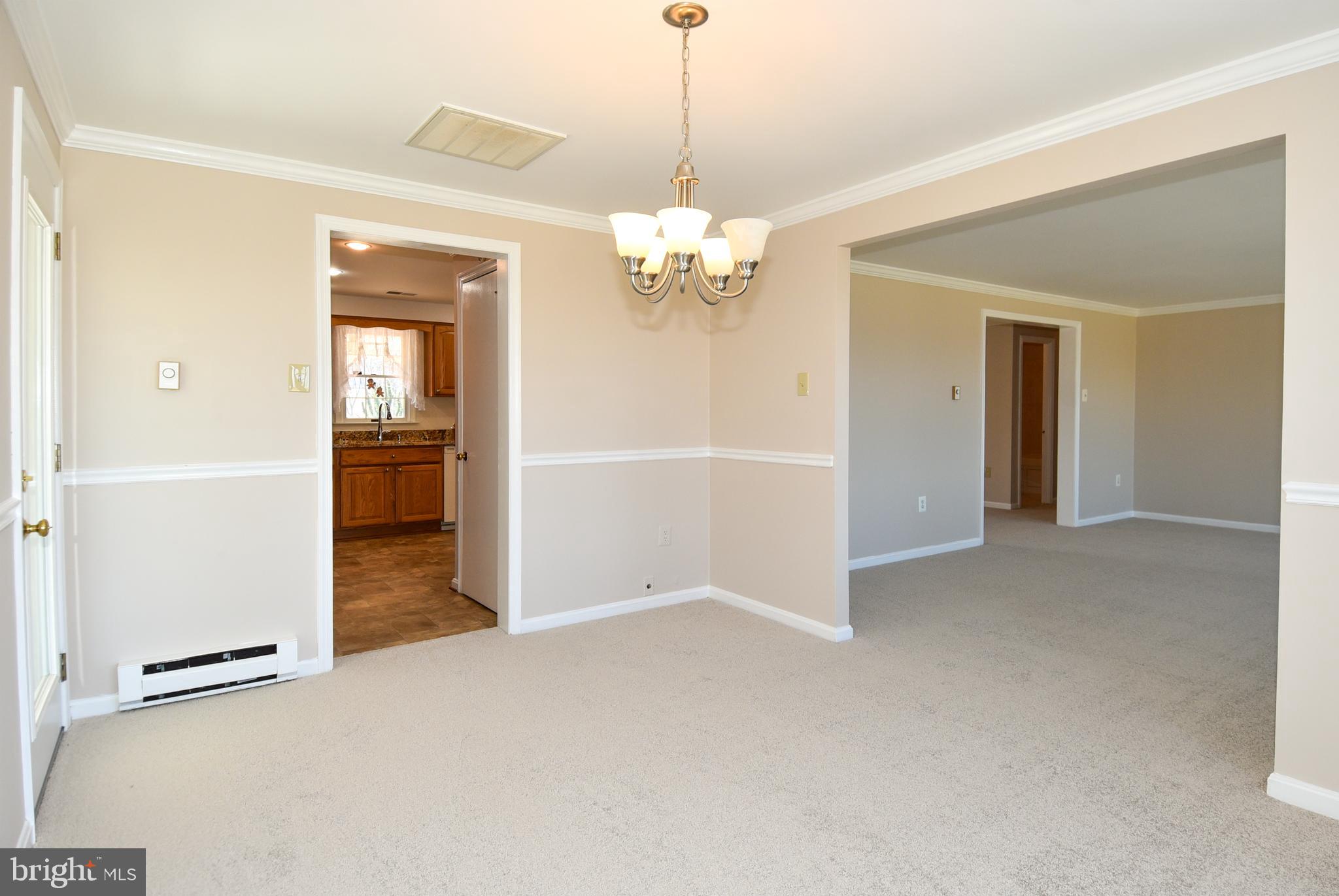 27111 Purdum Road Damascus, MD 20872 - Photo 15 of 84 DINING ROOM DOOR ENTRACE TO KITCHEN