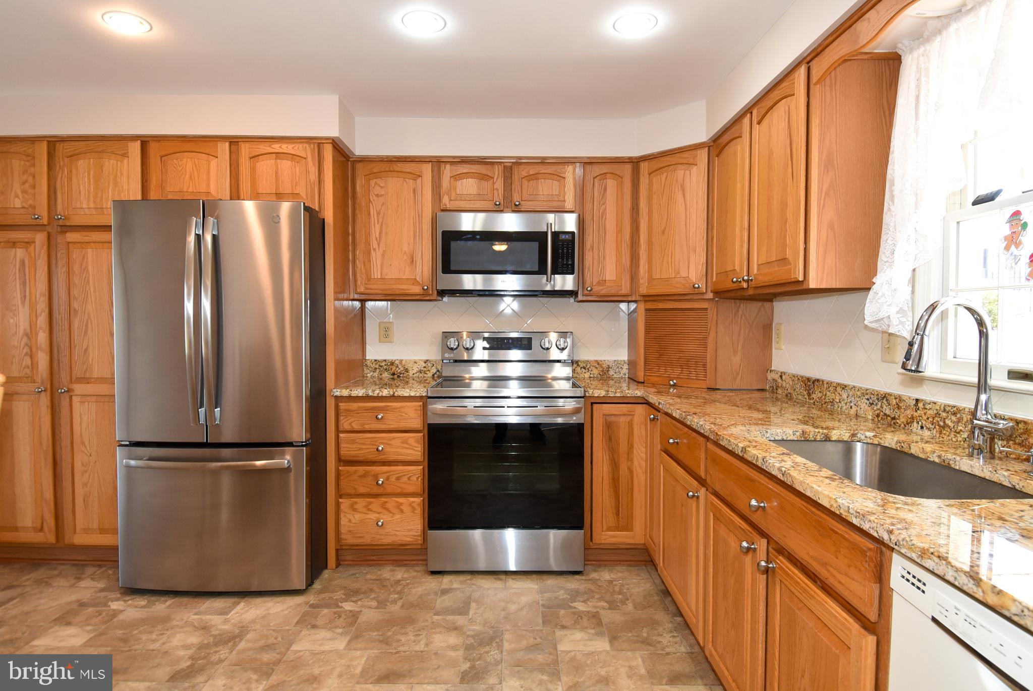 27111 Purdum Road Damascus, MD 20872 - Photo 16 of 84 UPDATED KITCHEN HAS SS APPLIANCES