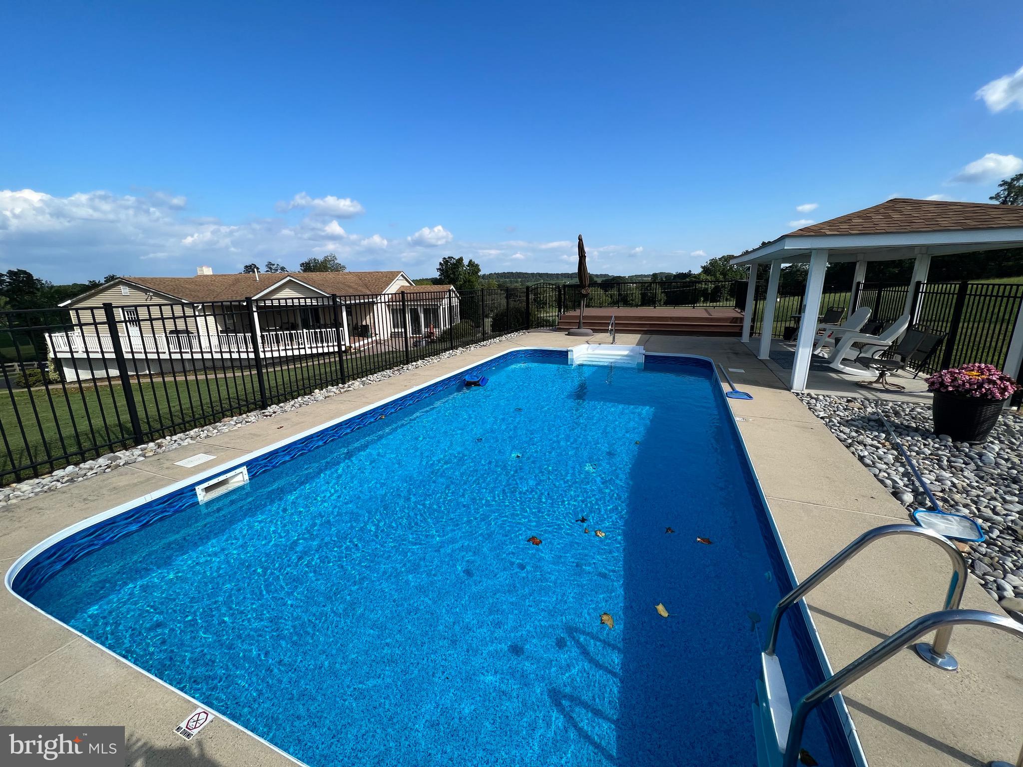 27111 Purdum Road Damascus, MD 20872 - Photo 57 of 84 NEW POOL LINER AUG 2023 HAS WARRANTY