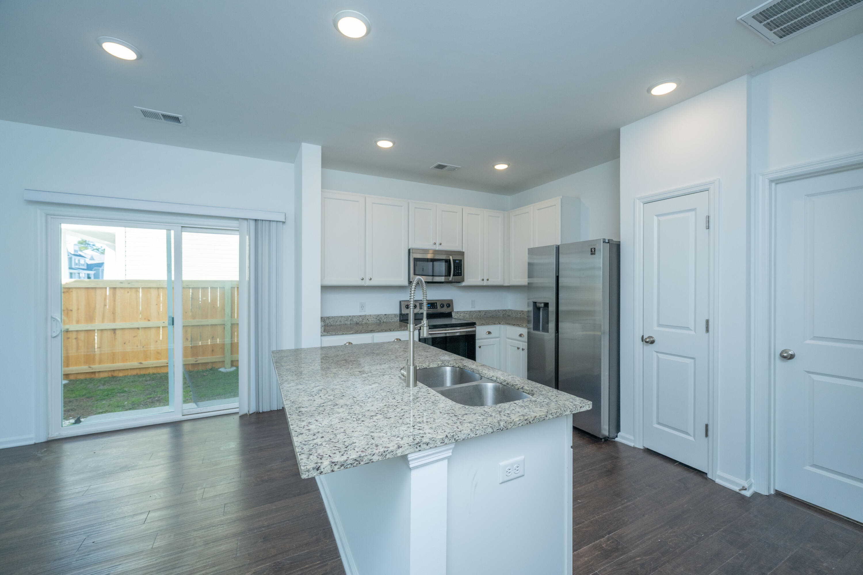 196 Woodward Road Goose Creek, SC 29445 - Photo 12 of 38 196WoodwardRd009