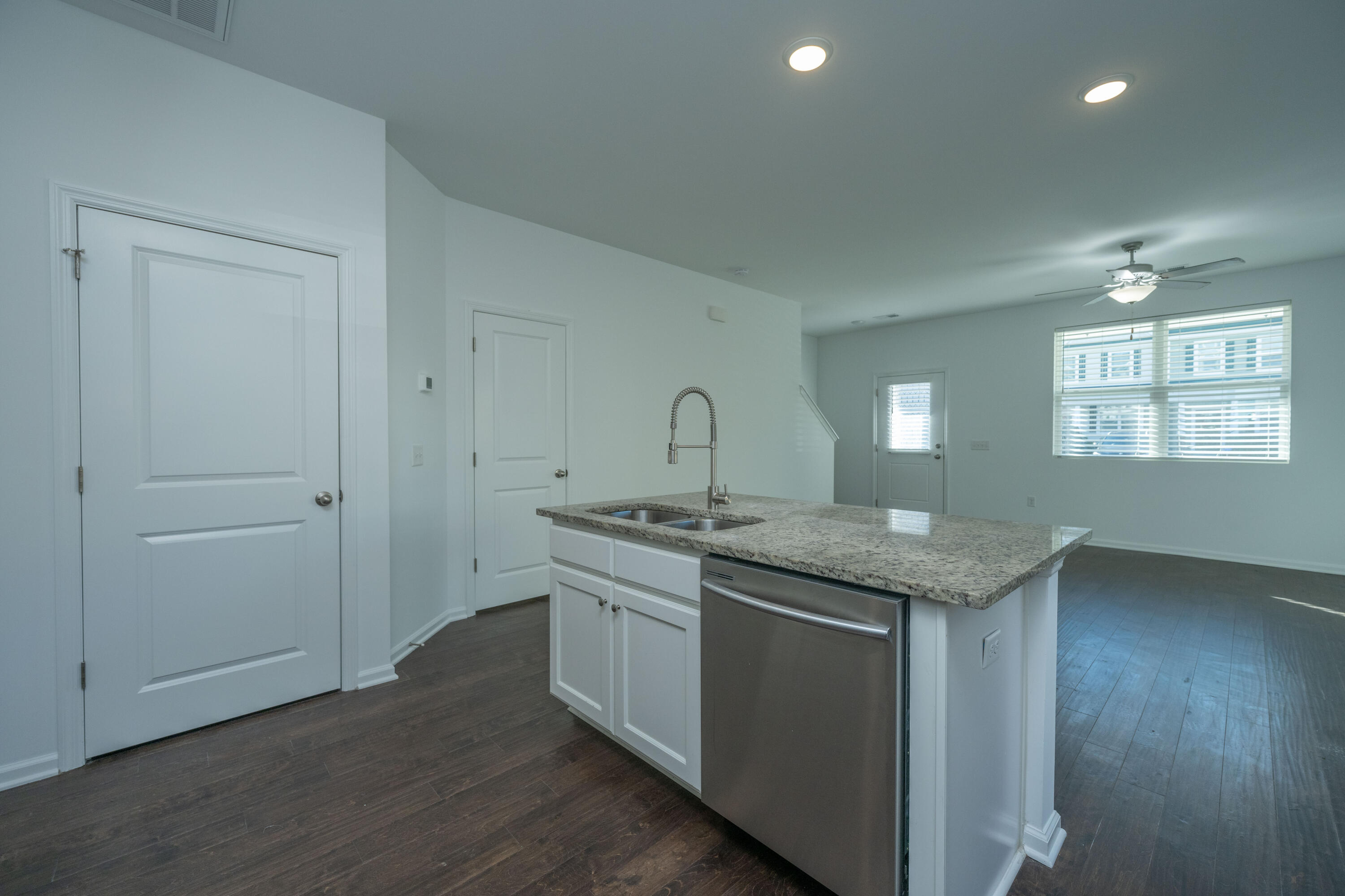 196 Woodward Road Goose Creek, SC 29445 - Photo 14 of 38 196WoodwardRd012