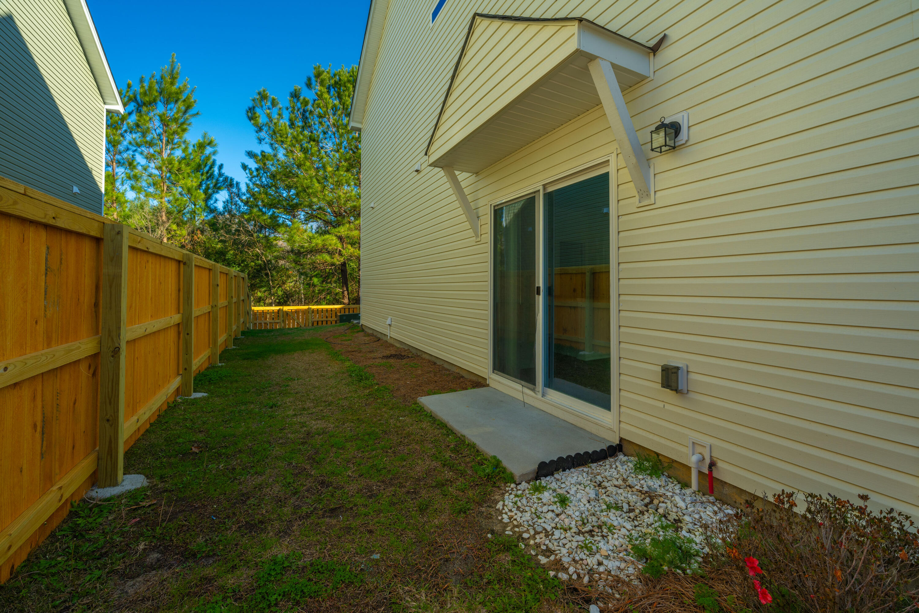 196 Woodward Road Goose Creek, SC 29445 - Photo 5 of 38 196WoodwardRd039