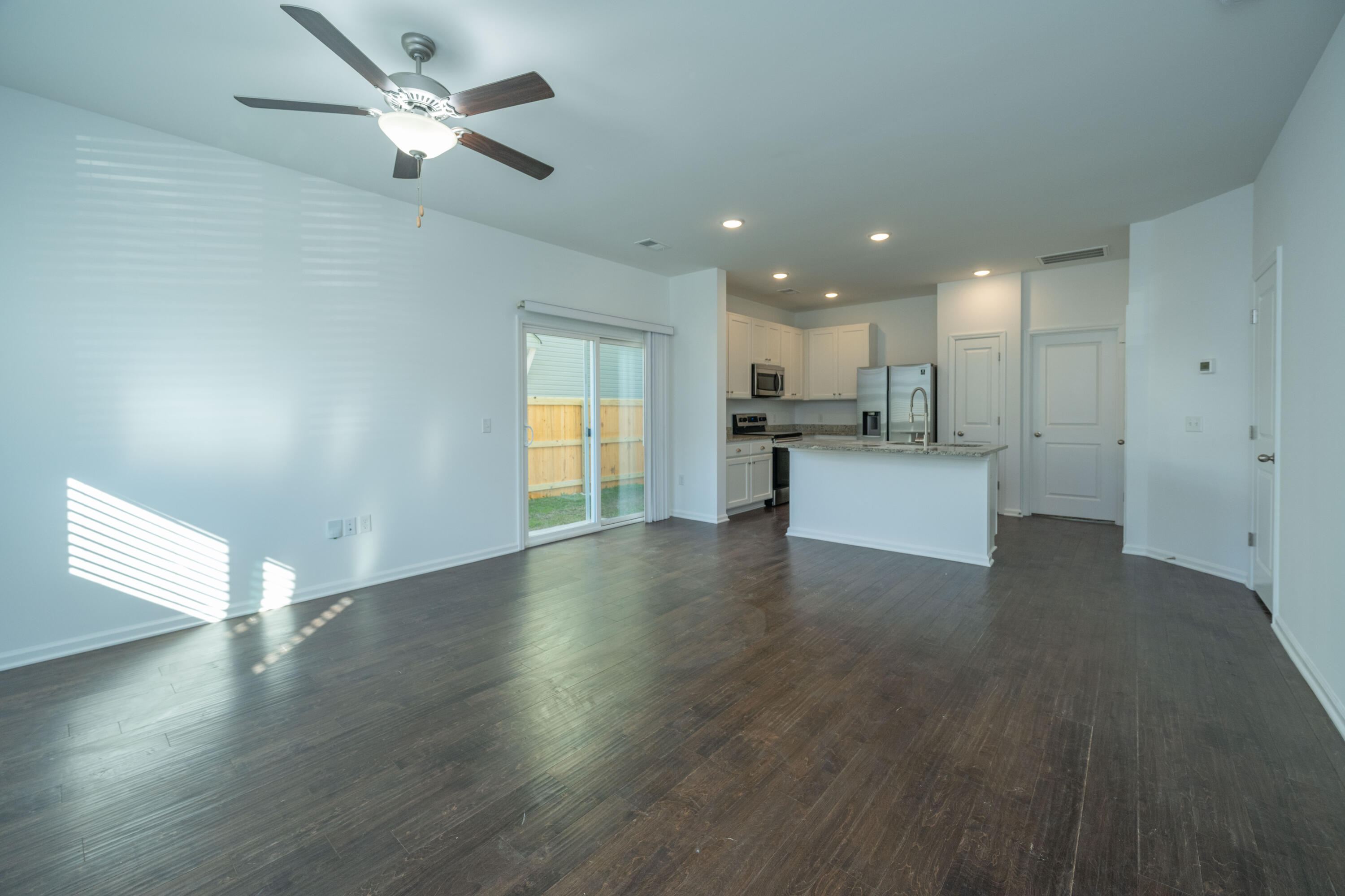 196 Woodward Road Goose Creek, SC 29445 - Photo 10 of 38 196WoodwardRd005