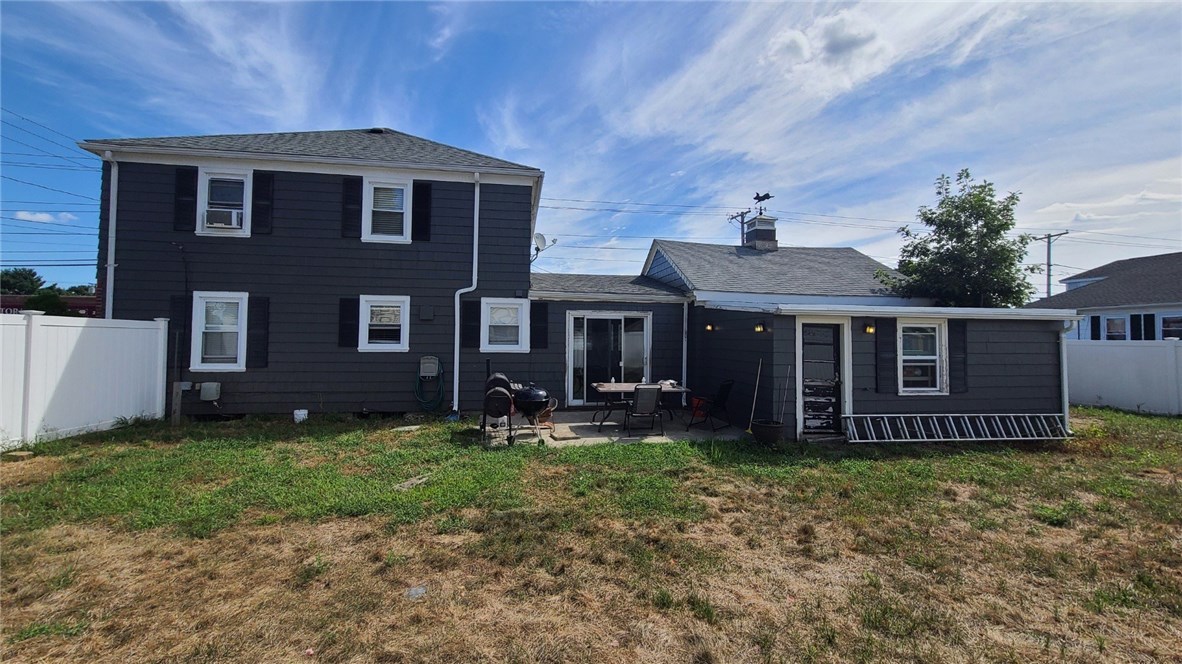 135 Scarborough Road Pawtucket, RI 02861 - Photo 20 of 26 Gallery Image 20
