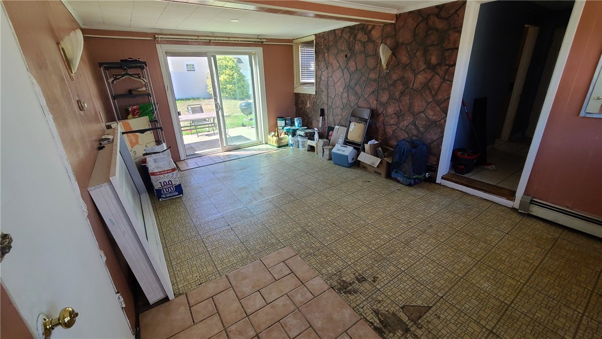 135 Scarborough Road Pawtucket, RI 02861 - Photo 3 of 26 Gallery Image 3
