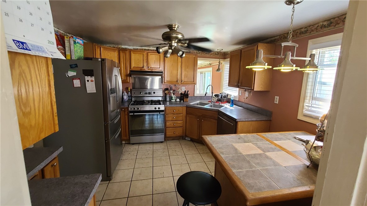 135 Scarborough Road Pawtucket, RI 02861 - Photo 6 of 26 Gallery Image 6