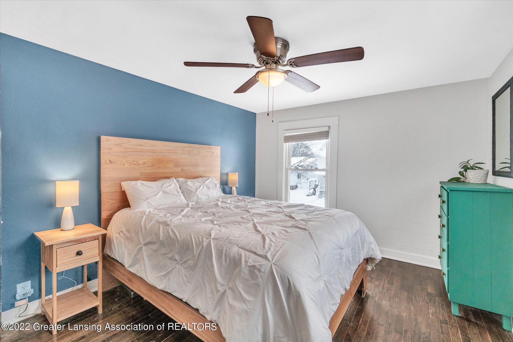 310 Strathmore Road Lansing, MI 48910 - Photo 25 of 35 25-310-Strathmore-Rd-WindowStill-Real-Es