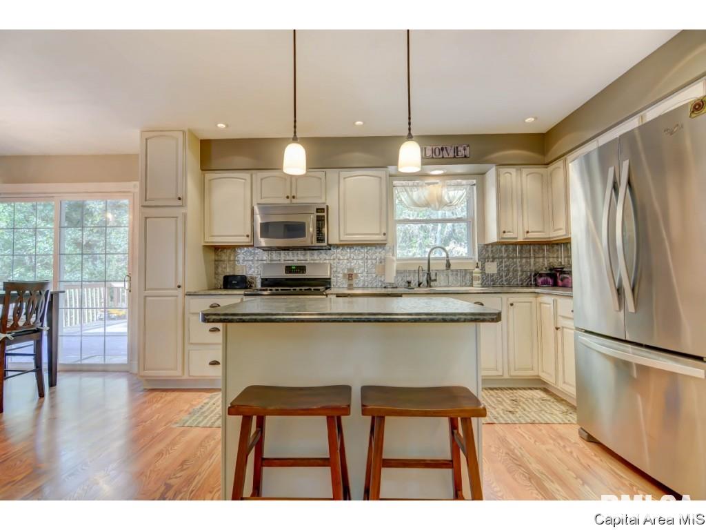 31 Dean Park Road Dawson, IL 62520 - Photo 14 of 32