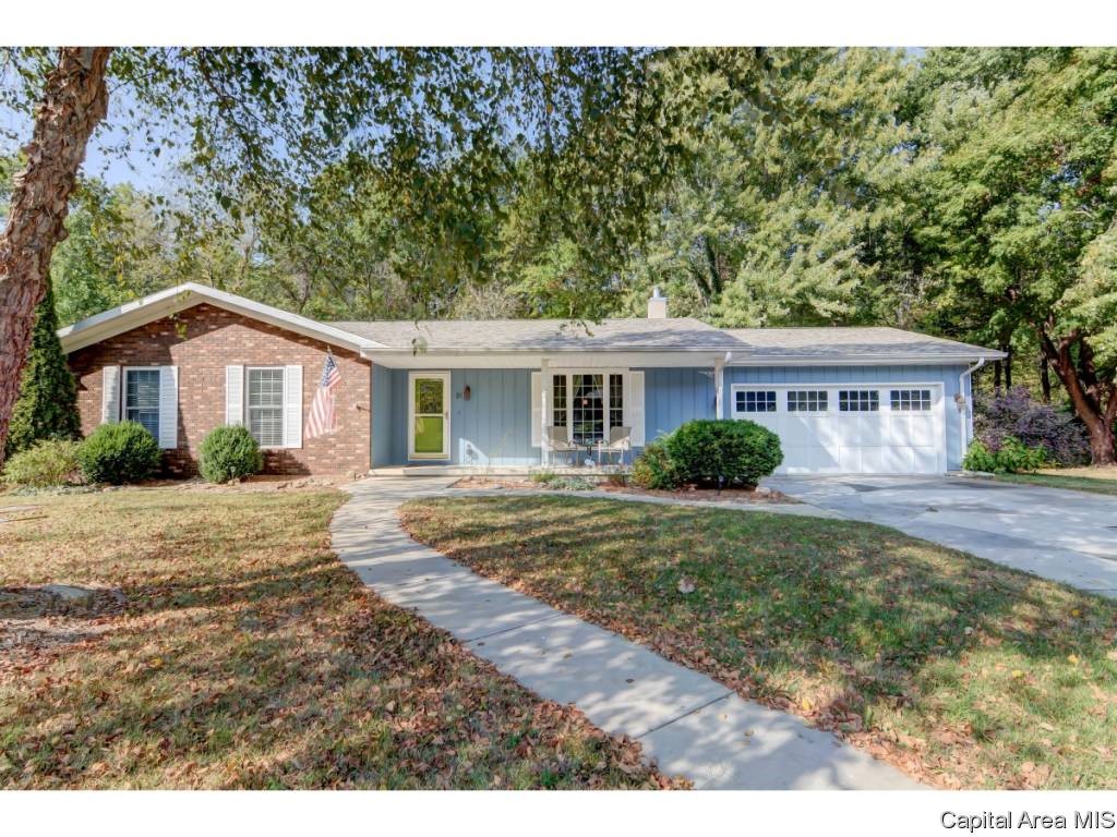 31 Dean Park Road Dawson, IL 62520 - Photo 3 of 32