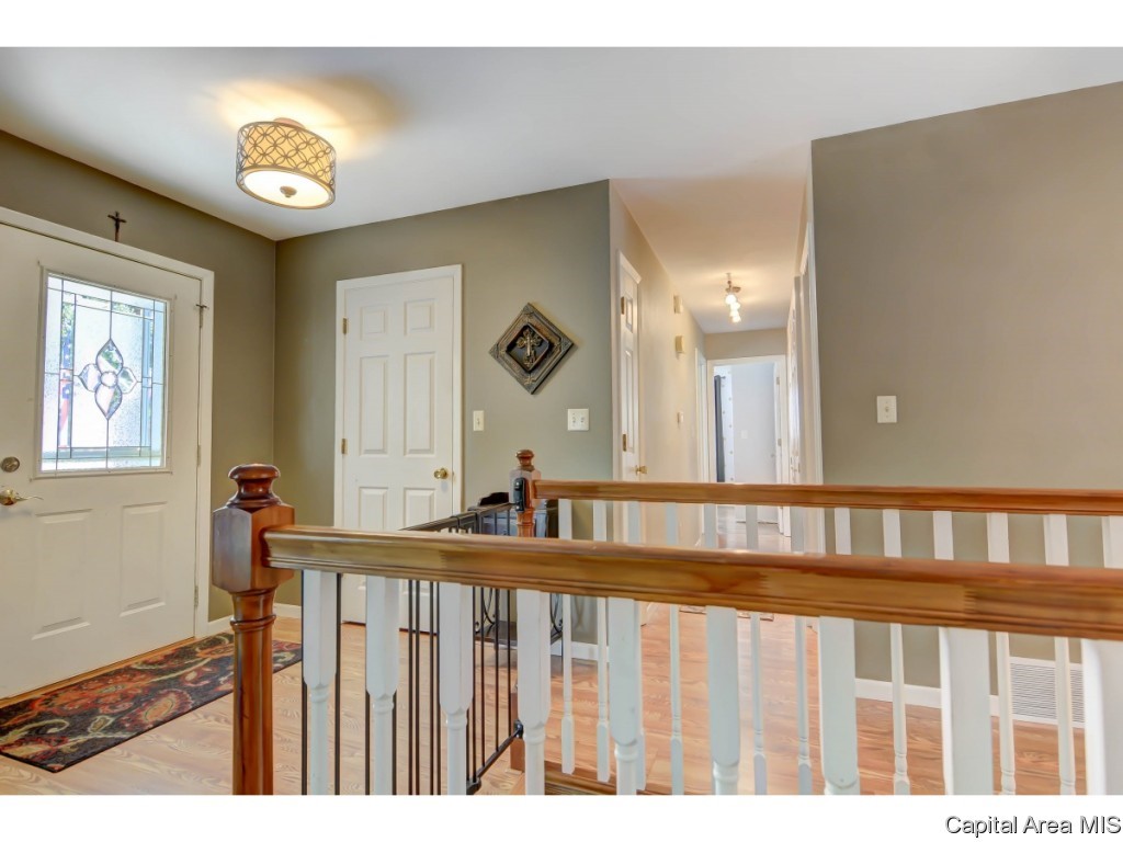 31 Dean Park Road Dawson, IL 62520 - Photo 8 of 32