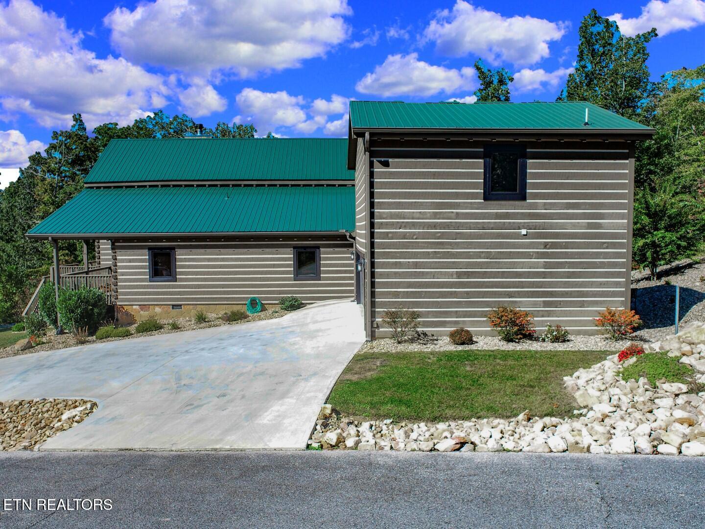 961 Tomahawk Road Cosby, TN 37722 - Photo 4 of 41 6ps
