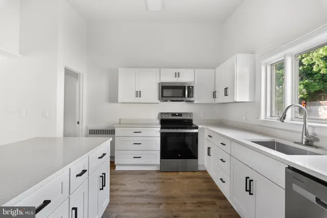 $1,299,900 | 45 East Lake Drive, Annapolis, MD 21403