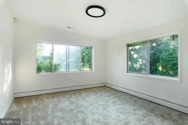 $1,299,900 | 45 East Lake Drive, Annapolis, MD 21403