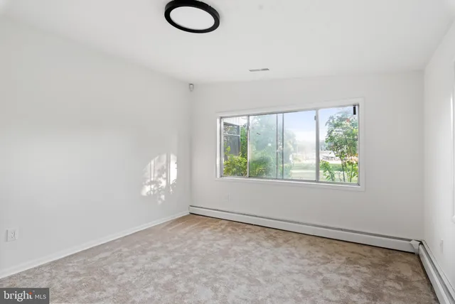 $1,299,900 | 45 East Lake Drive, Annapolis, MD 21403