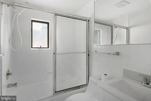 $1,299,900 | 45 East Lake Drive, Annapolis, MD 21403