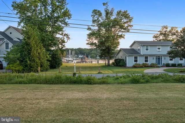 $1,299,900 | 45 East Lake Drive, Annapolis, MD 21403