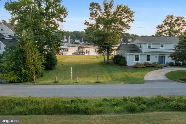 $1,299,900 | 45 East Lake Drive, Annapolis, MD 21403