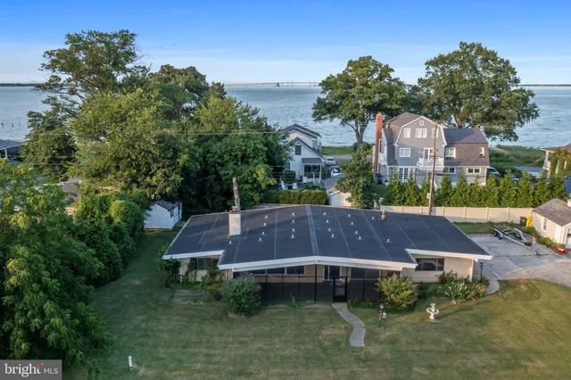 $1,299,900 | 45 East Lake Drive, Annapolis, MD 21403