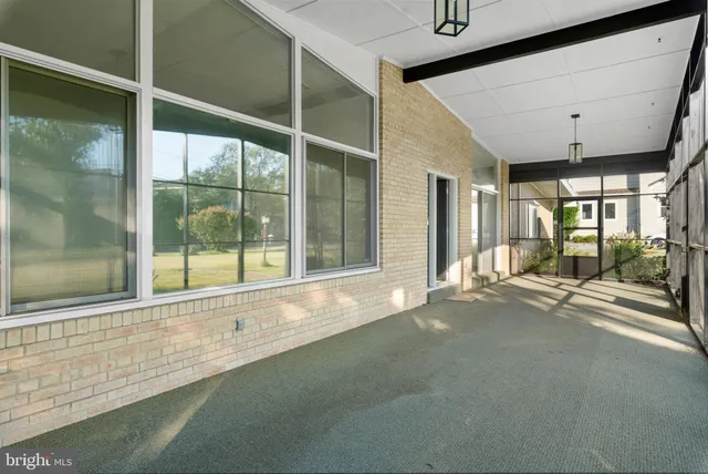 $1,299,900 | 45 East Lake Drive, Annapolis, MD 21403