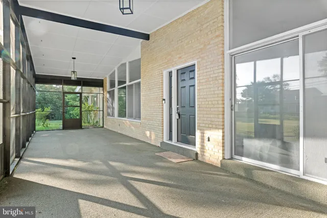 $1,299,900 | 45 East Lake Drive, Annapolis, MD 21403