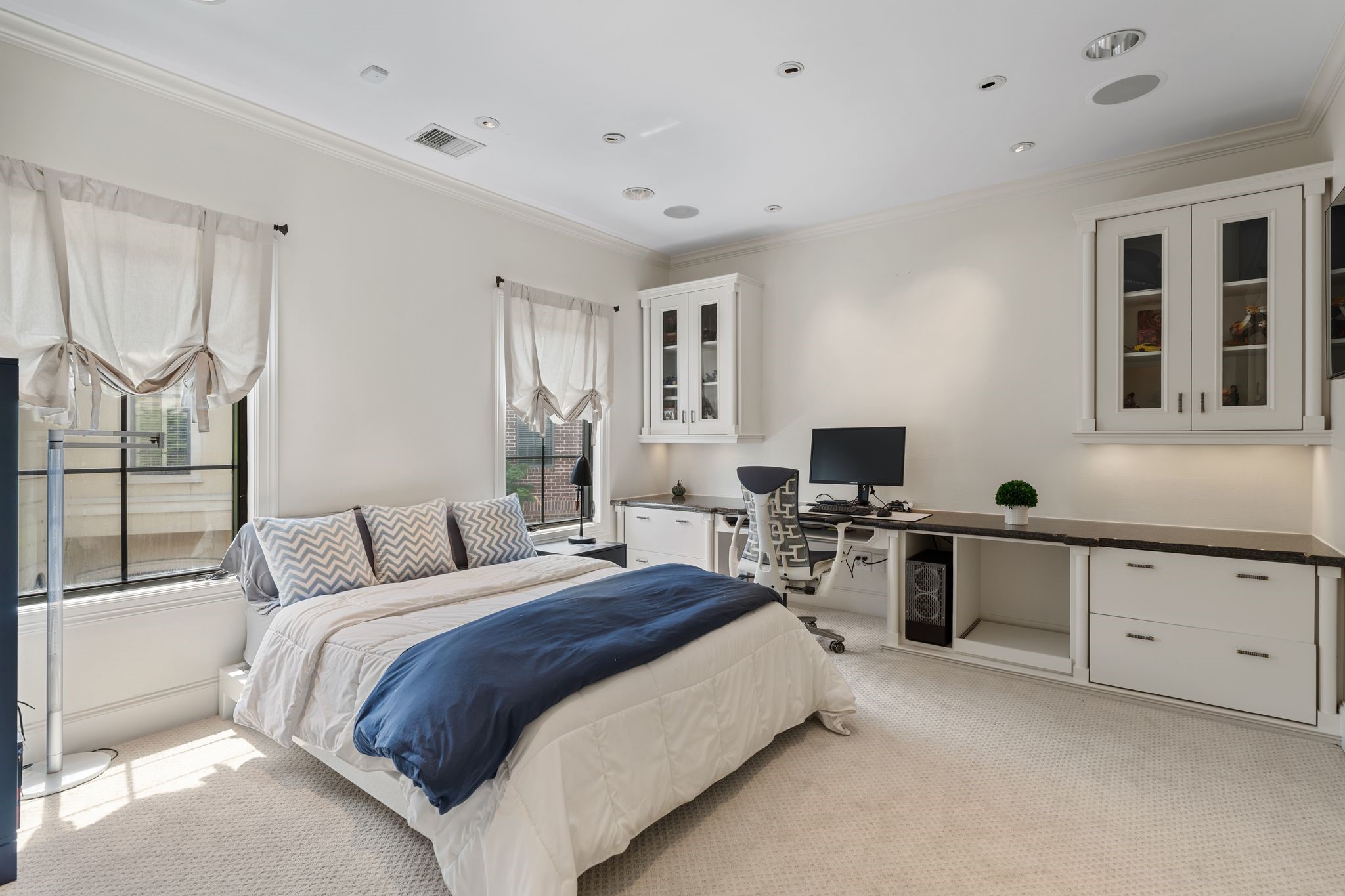 30 Hackberry Lane, Unit A Houston, TX 77027 - Photo 33 of 42 Bedroom #3 with built-in cabinetry.