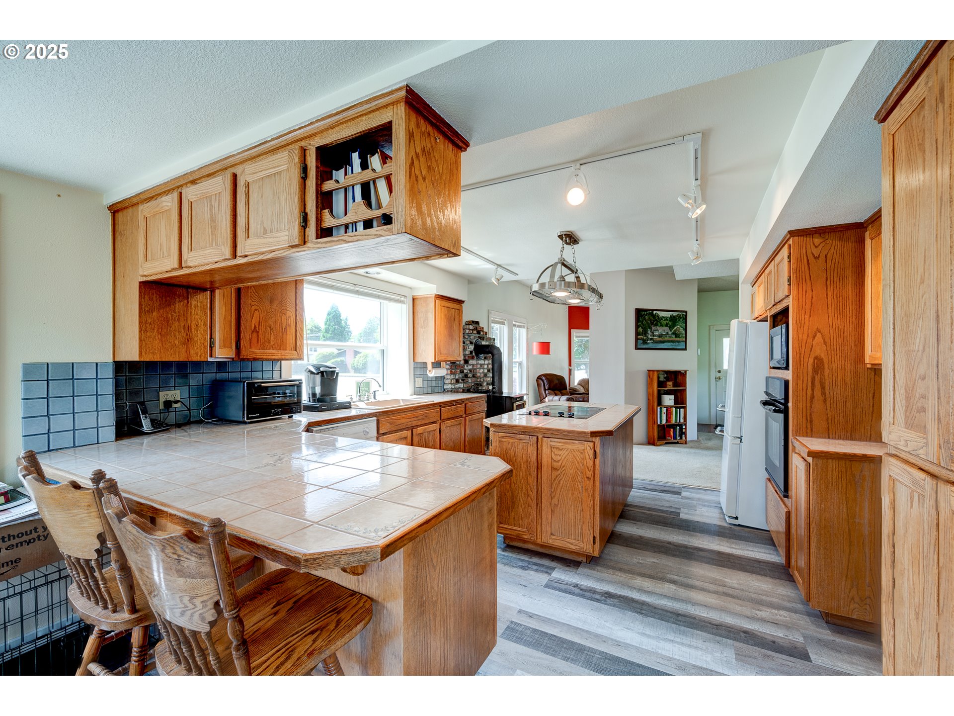 589 Northwest 3rd Avenue Canby, OR 97013 - Photo 12 of 29 Kitchen