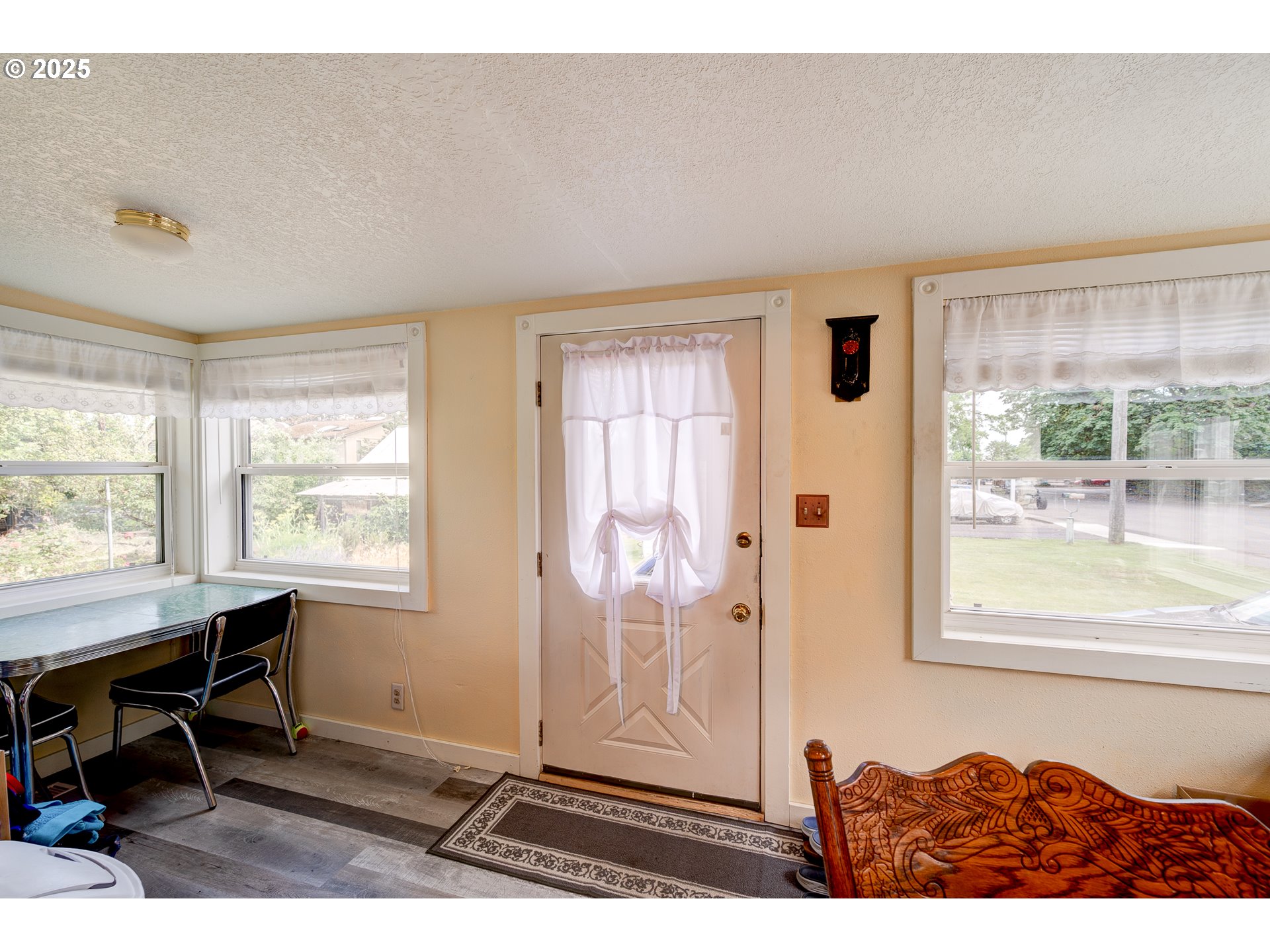 589 Northwest 3rd Avenue Canby, OR 97013 - Photo 14 of 29 Sun Room