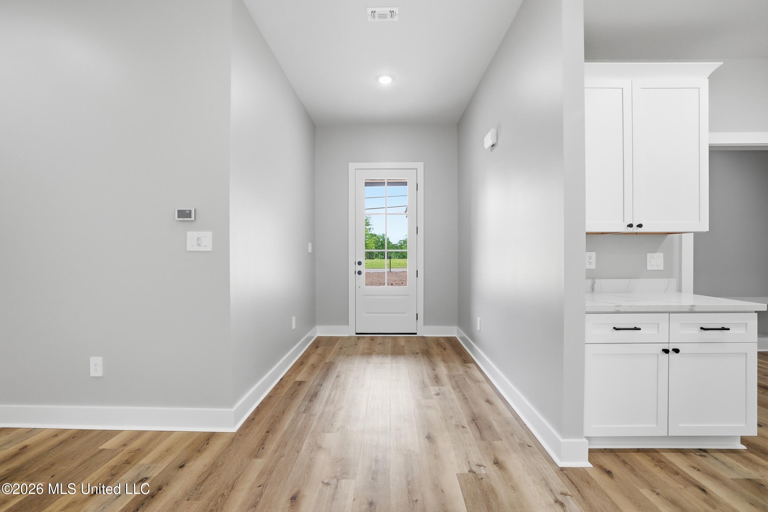 11068 Shorecrest Road Biloxi, MS 39532 - Photo 2 of 20 Foyer