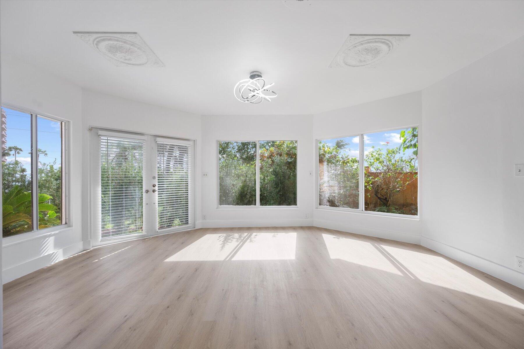 390 Neptune Road Juno Beach, FL 33408 - Photo 2 of 32 390 Neptune Rd, Juno Beach, FL 33408 (26