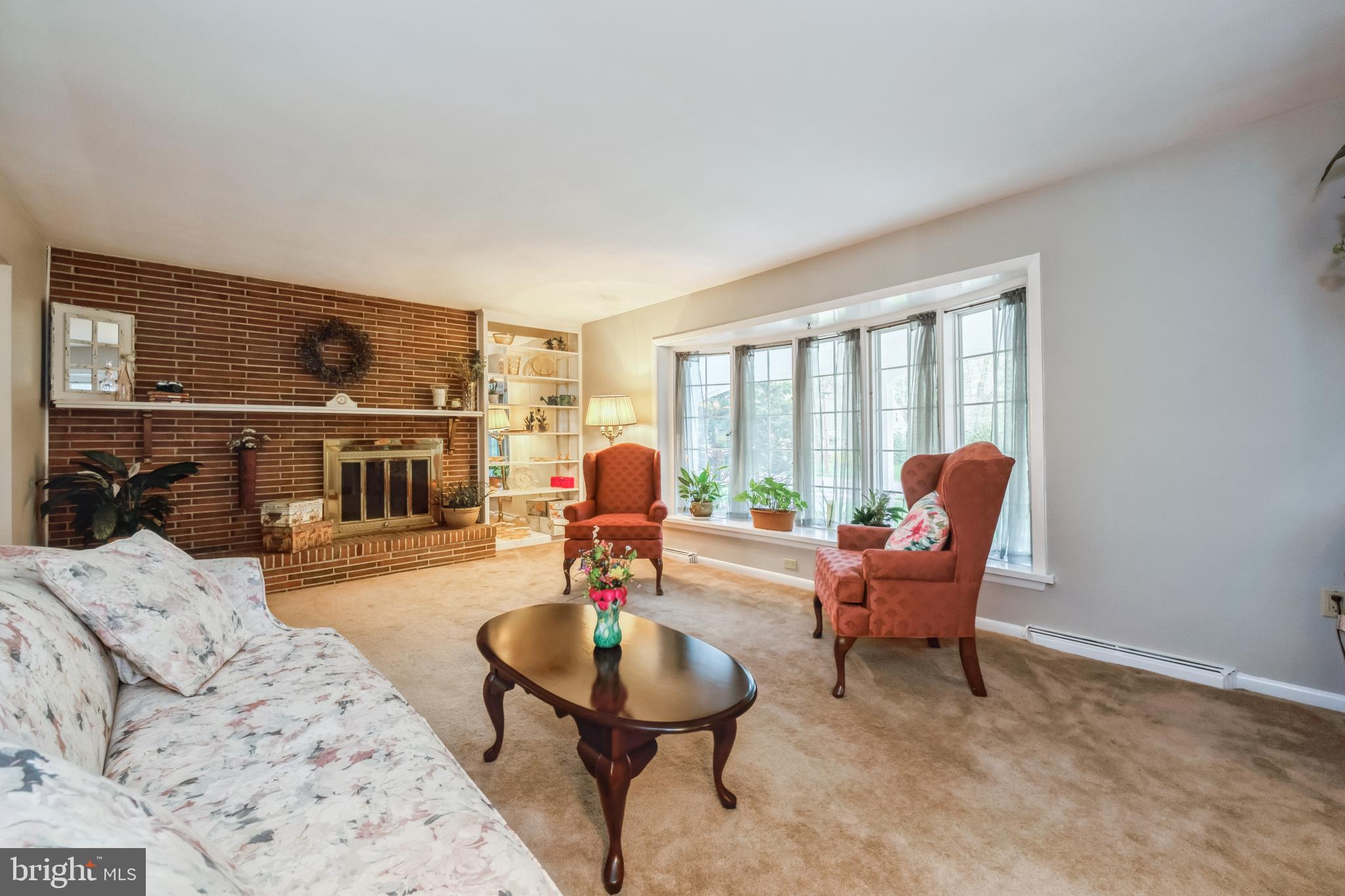 29 Farm Road Ewing, NJ 08638 - Photo 5 of 30 Living Room
