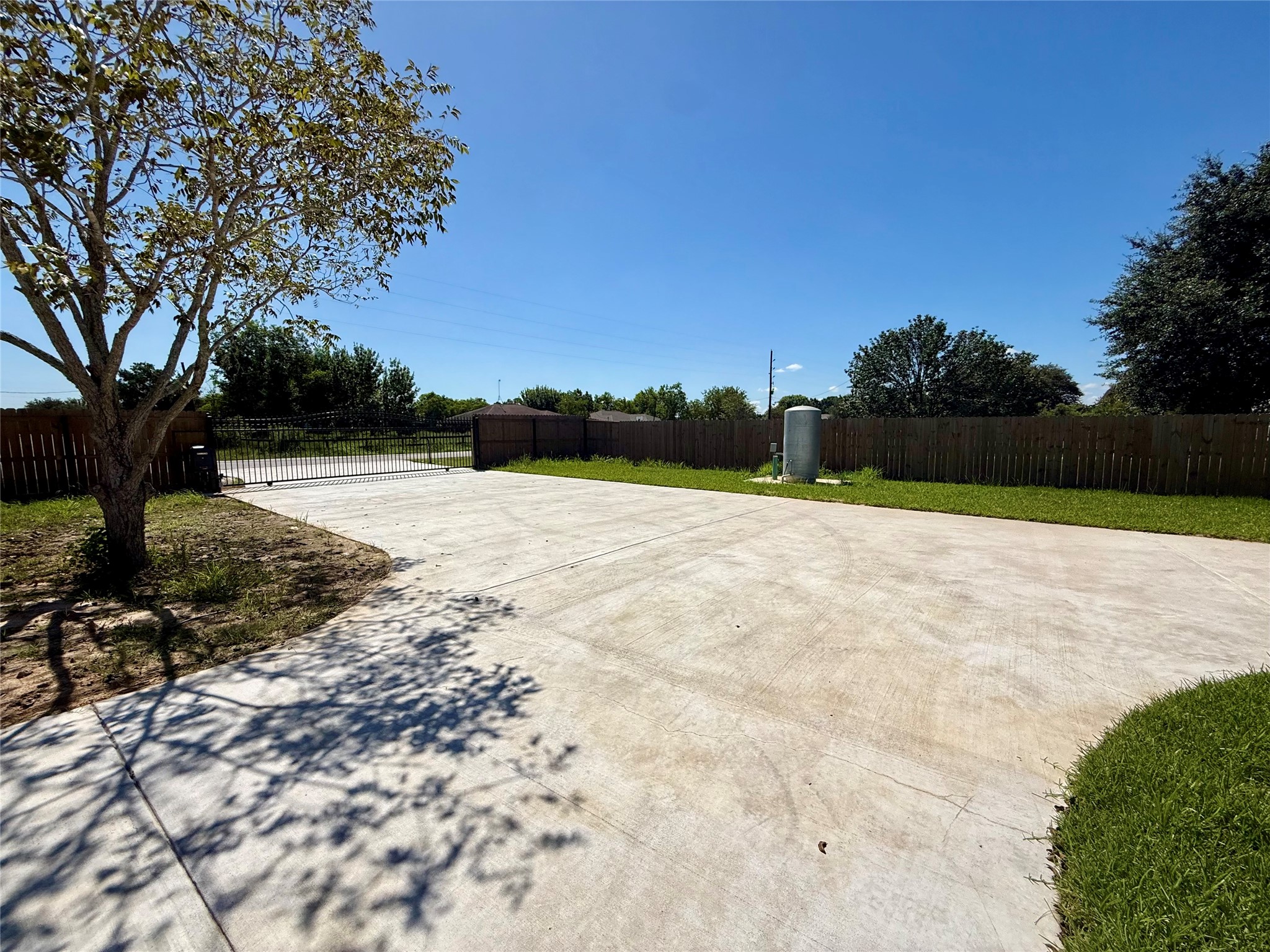 9508 Quaker Court, Unit B Rosharon, TX 77583 - Photo 22 of 23 Gallery Image 22