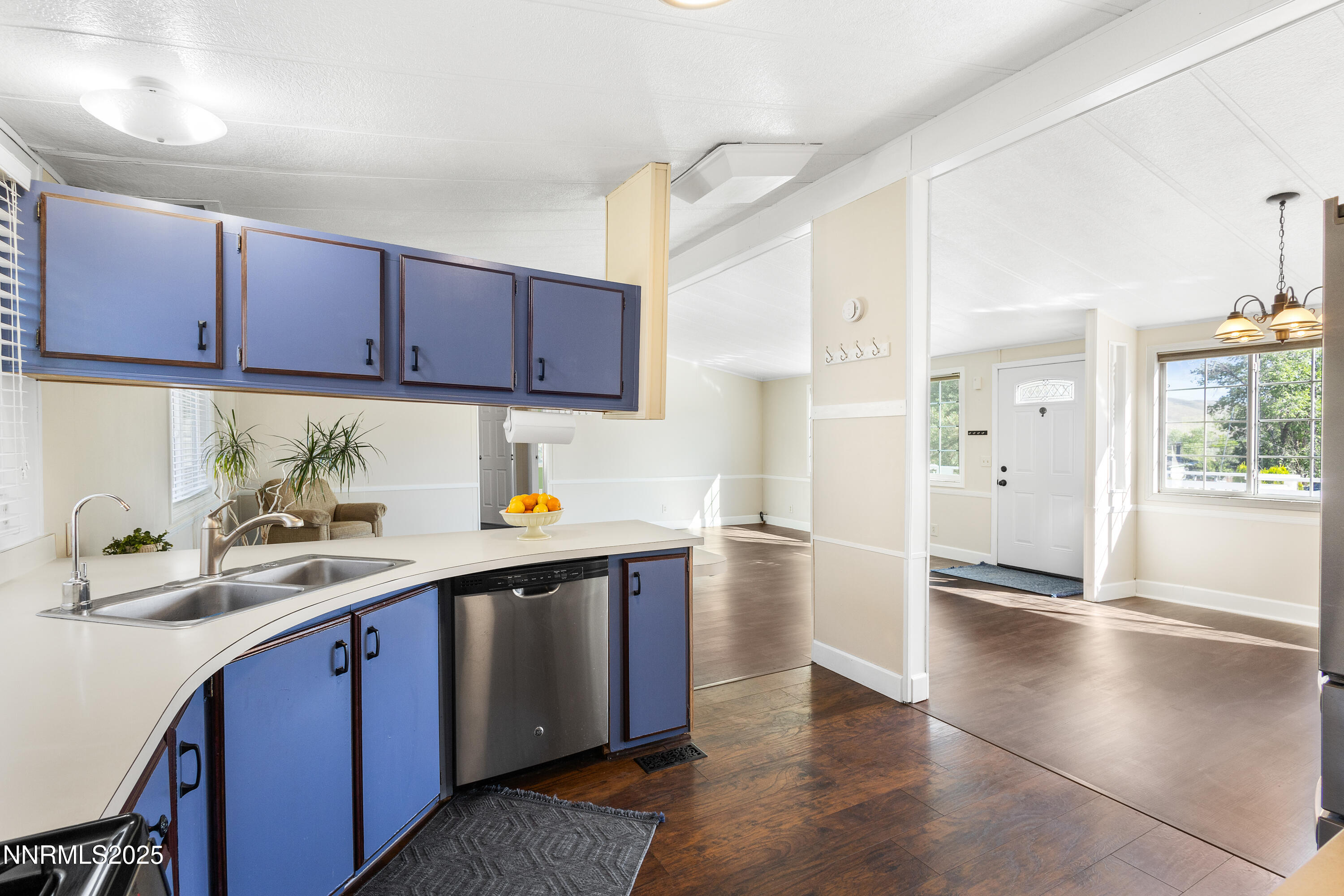 135 Zircon Drive Reno, NV 89521 - Photo 8 of 22 Kitchen