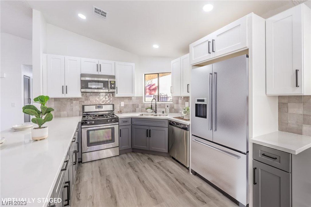 2044 Waverly Circle Henderson, NV 89014 - Photo 2 of 37 Virtually Staged