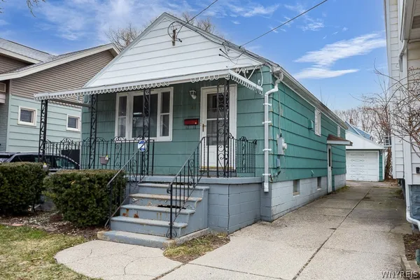 $140,000 | 47 Hedwig Avenue, Cheektowaga, NY 14211
