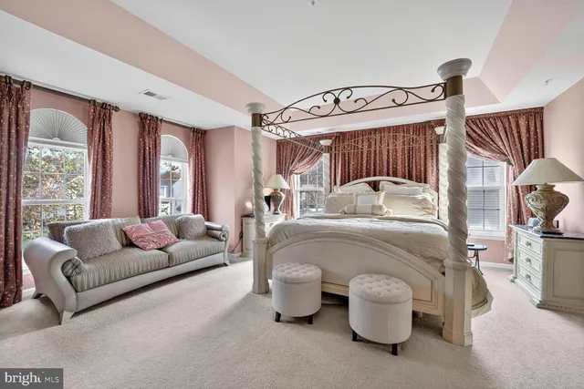 a view of livingroom with furniture and windows