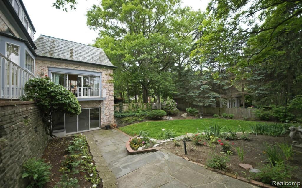 236 Cloverly Road Grosse Pointe, MI 48236 - Photo 18 of 29 63b2eb37-831b-4bbc-b5c7-72137406d3ff.jpg