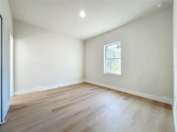 $2,450 | 356 West 4th Street, Apopka, FL 32703