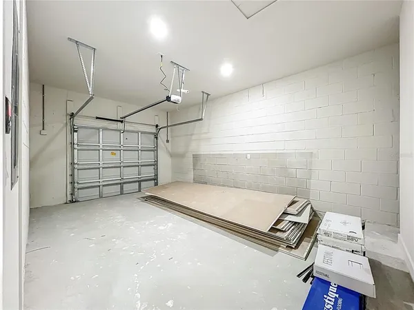 $2,450 | 356 West 4th Street, Apopka, FL 32703