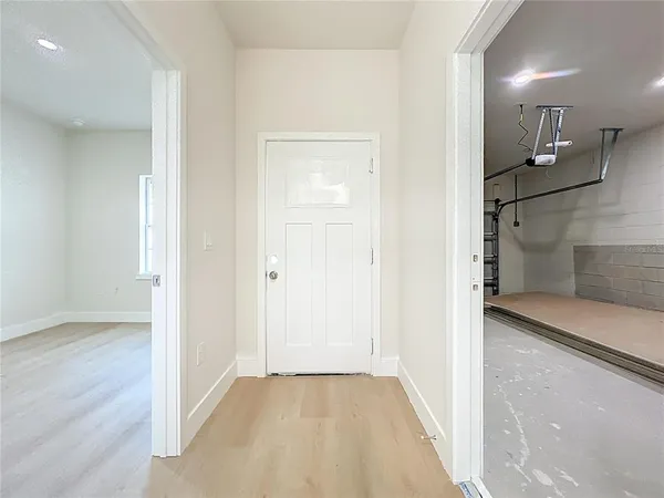 $2,450 | 356 West 4th Street, Apopka, FL 32703