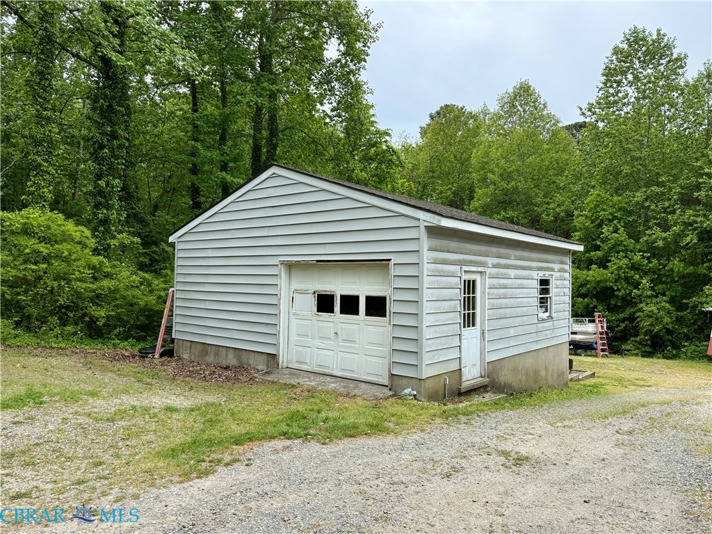 327 Gilbert Street Kilmarnock, VA 22482 - Photo 31 of 37
