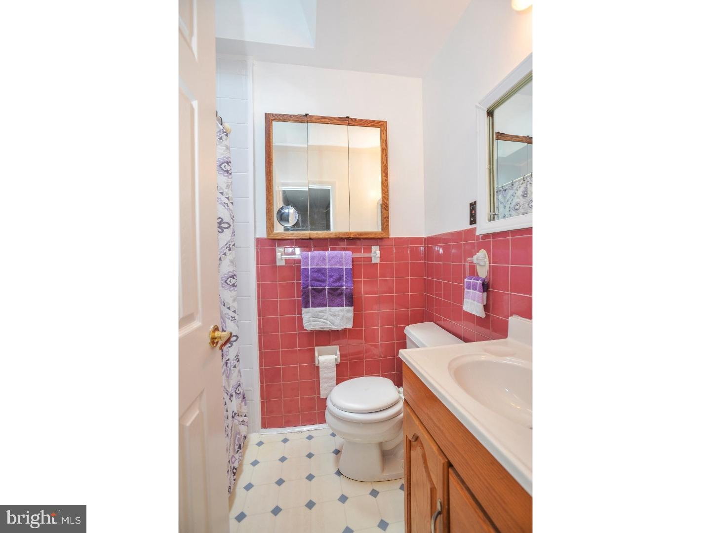 3627 Salina Road Philadelphia, PA 19154 - Photo 13 of 25 Bathroom