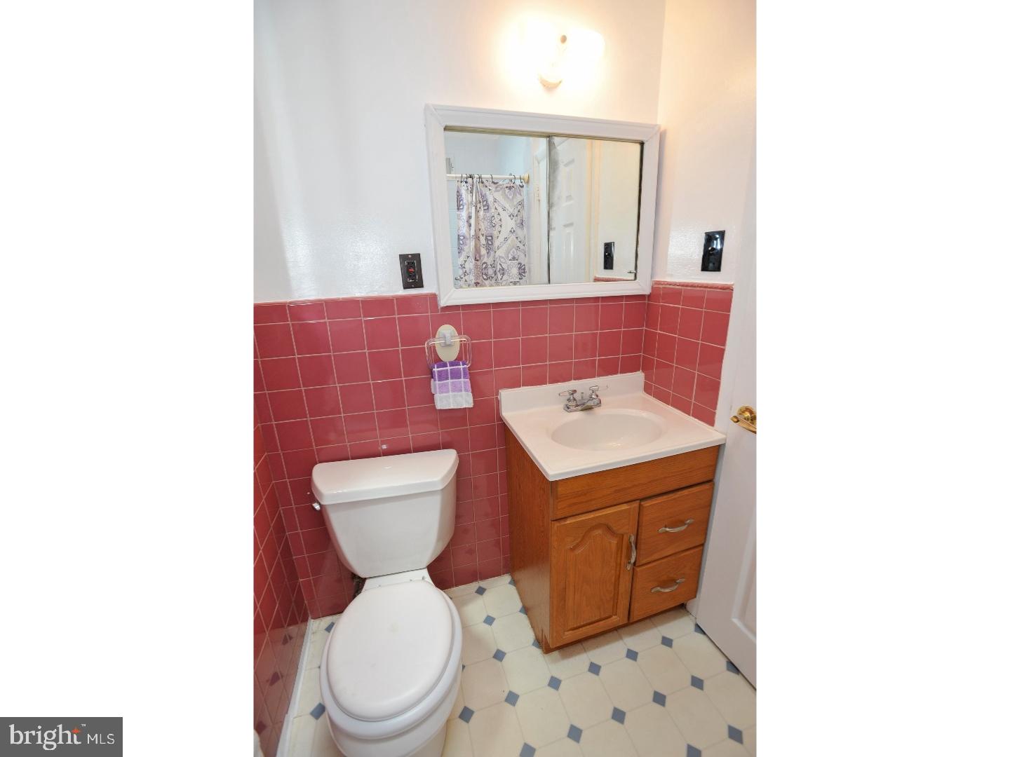 3627 Salina Road Philadelphia, PA 19154 - Photo 14 of 25 Bathroom