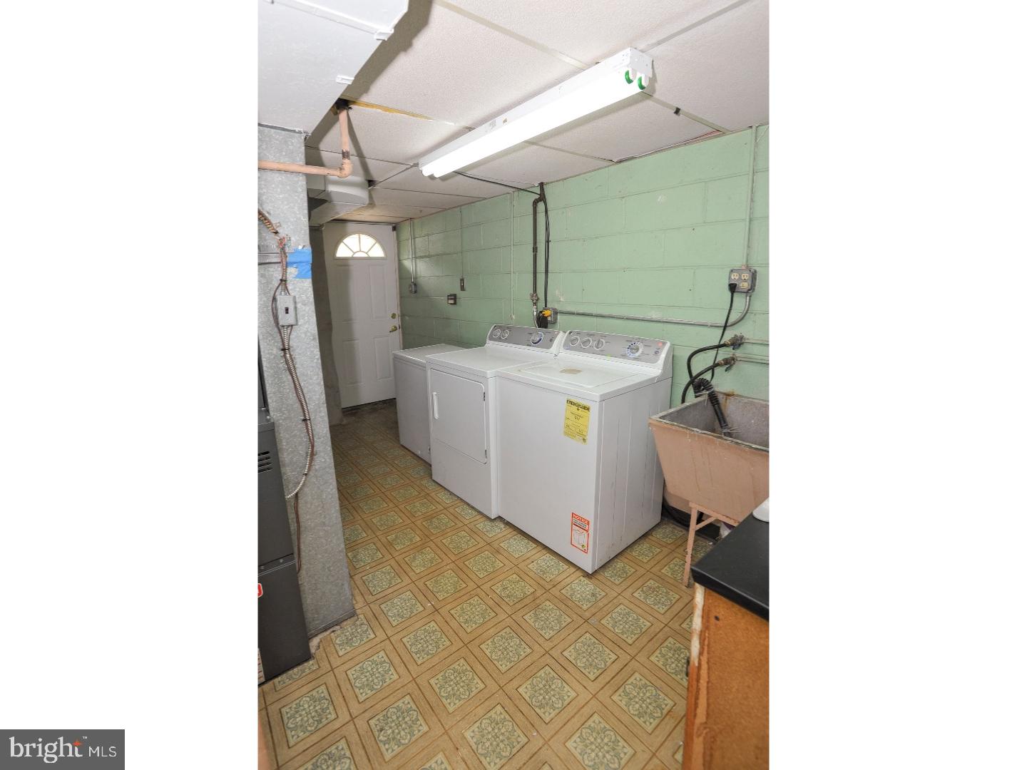 3627 Salina Road Philadelphia, PA 19154 - Photo 19 of 25 Laundry Room