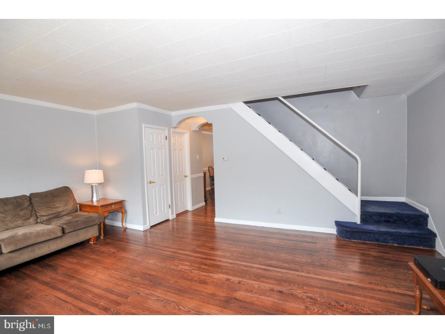 3627 Salina Road Philadelphia, PA 19154 - Photo 4 of 25 Living Room