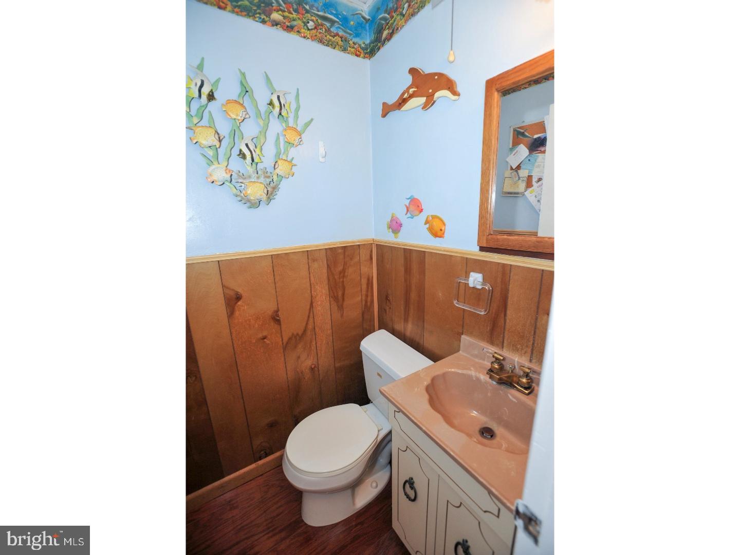 3627 Salina Road Philadelphia, PA 19154 - Photo 10 of 25 Bathroom