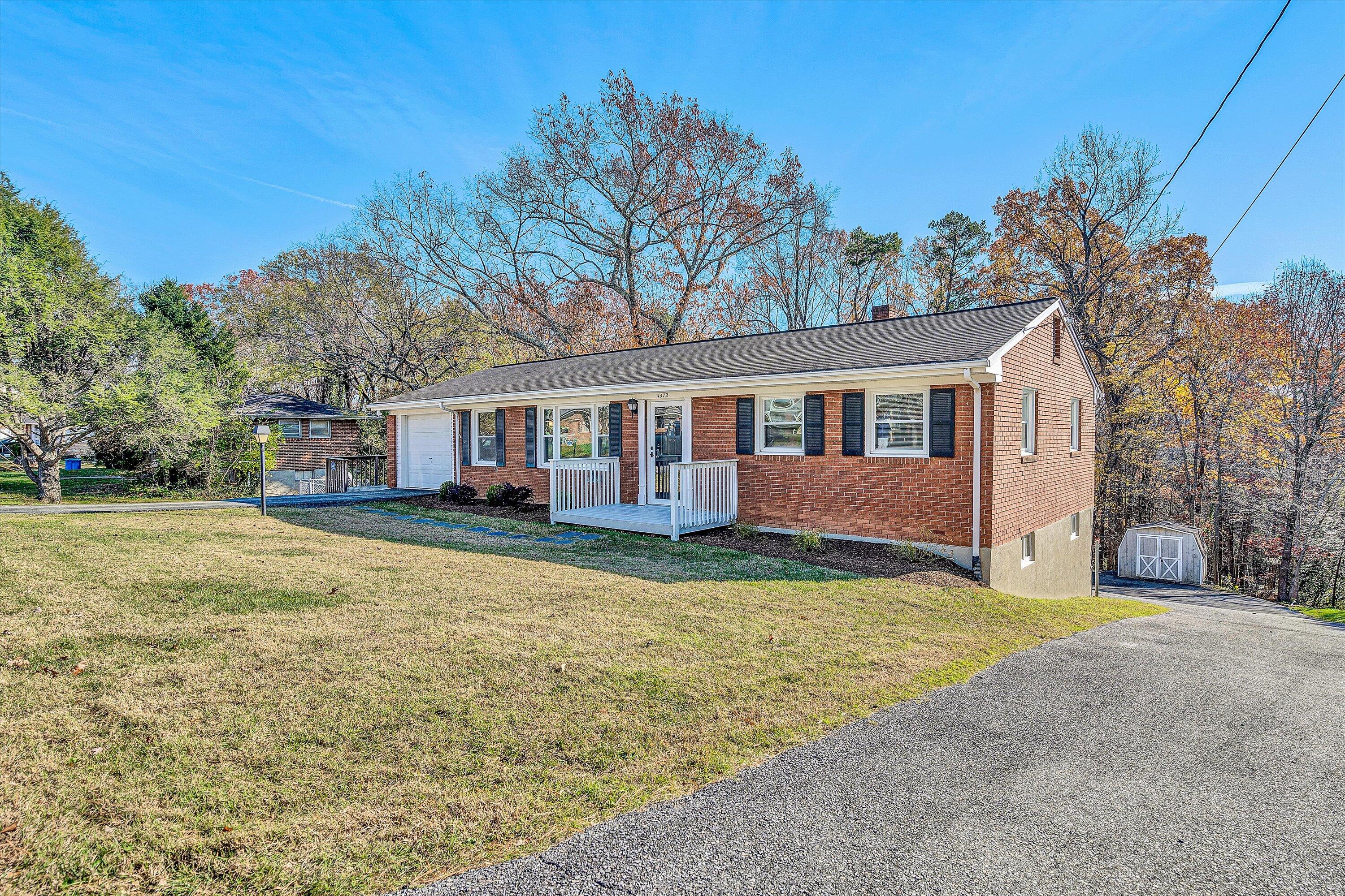 4472 Stonewall Road Northwest Roanoke, VA 24017 - Photo 1 of 37 Front