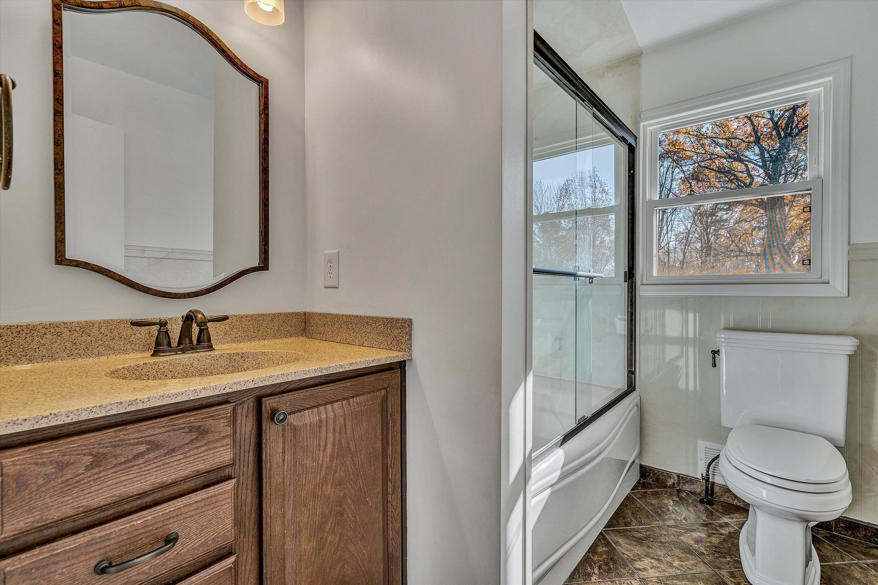 4472 Stonewall Road Northwest Roanoke, VA 24017 - Photo 14 of 37 Hall Bath